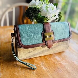 Coastal Linen and Faux Leather Clutch